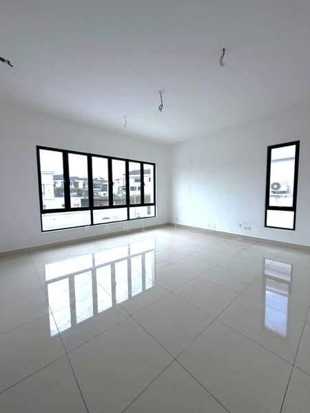Cluster House for Sale in Taman Glenmarie (Johor Bahru) - Karl Lim - Living Room - PropertyGuru.com.my