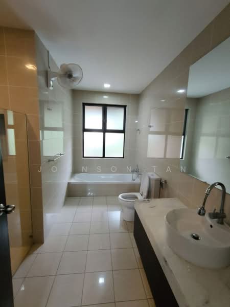 Semi-Detached House for Sale in Leisure Farm (Gelang Patah) - Johnson Tan - Bathroom - PropertyGuru.com.my