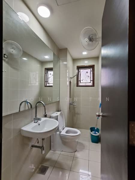 Semi-Detached House for Sale in Leisure Farm (Gelang Patah) - Johnson Tan - Bathroom - PropertyGuru.com.my