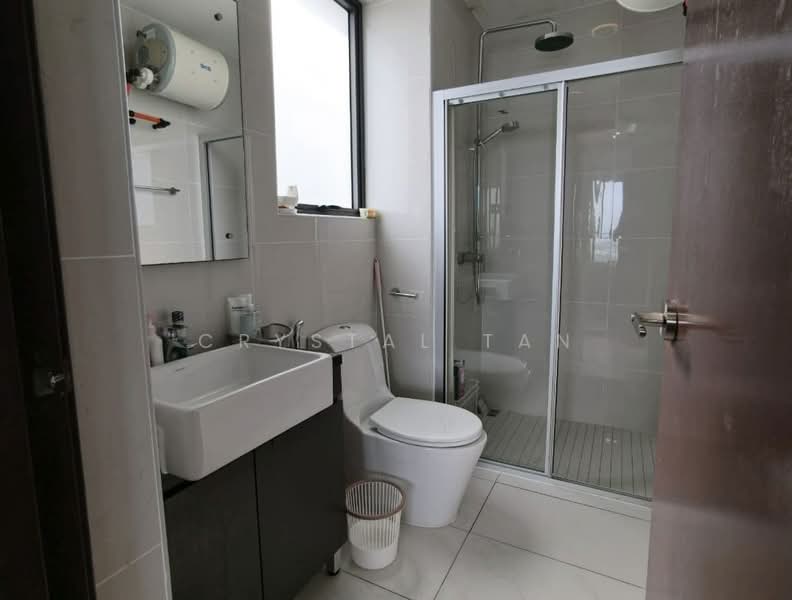 Kondominium untuk Dijual di Royal Strand @ Country Garden Danga Bay - Crystal Tan - Bathroom - PropertyGuru.com.my