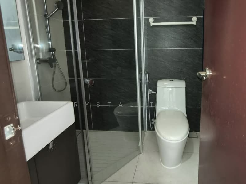 Kondominium untuk Dijual di Royal Strand @ Country Garden Danga Bay - Crystal Tan - Bathroom - PropertyGuru.com.my