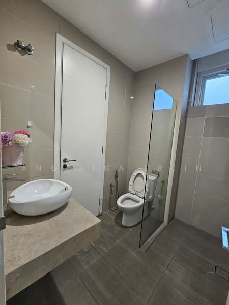 Office for Rent in KLCC (KL City Centre) - Angelina Erlin - Bathroom - PropertyGuru.com.my
