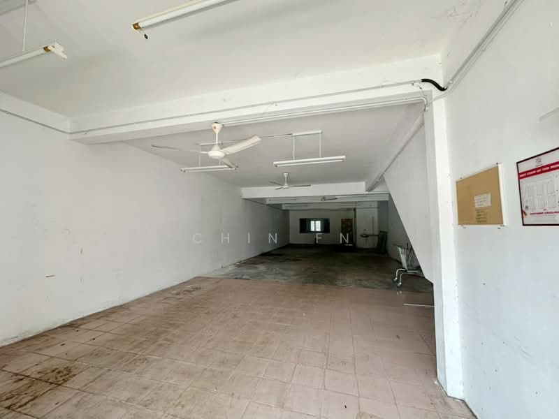 Shop for Rent in Taman Cheng Baru (Cheng) - CHIN FN - Interior - PropertyGuru.com.my