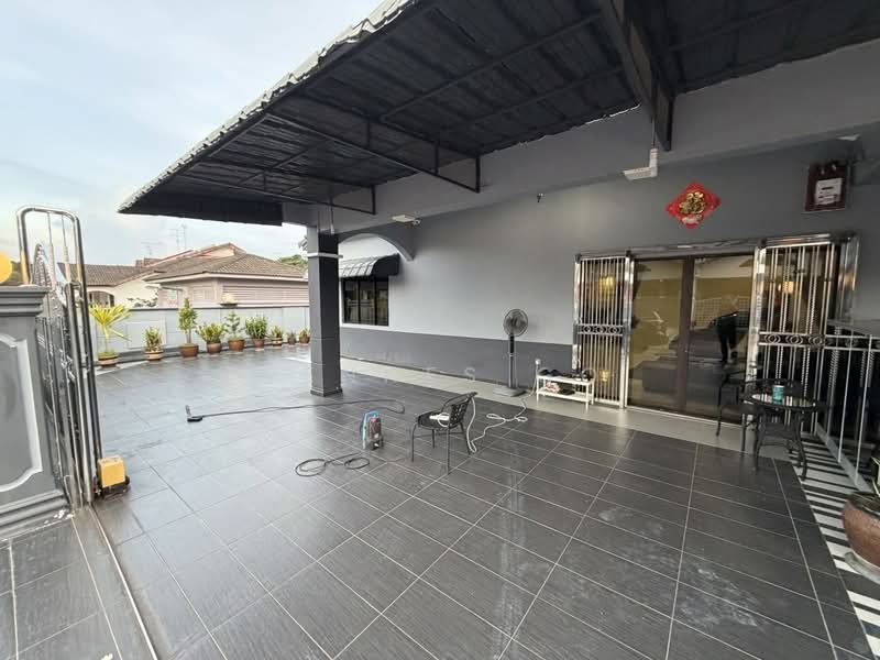 Rumah Teres 1-Tingkat untuk Dijual di Johor Bahru (Johor) - Wennes Go - Exterior - PropertyGuru.com.my