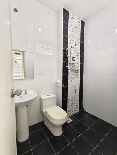 Rumah Teres 2-Tingkat untuk Disewa di Taman Mutiara Rini (Skudai) - Shieh Long Chen - Bathroom - PropertyGuru.com.my