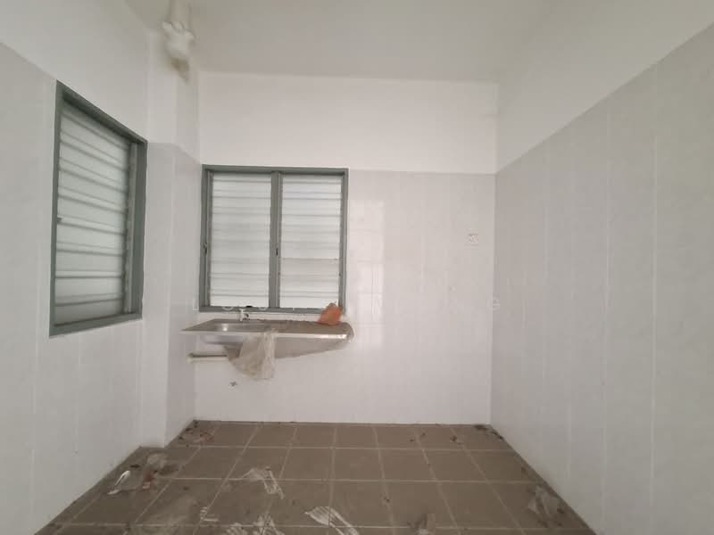 Pangsapuri untuk Dijual di Pangsapuri Puteri 1 - Louis Wong - Kitchen - PropertyGuru.com.my