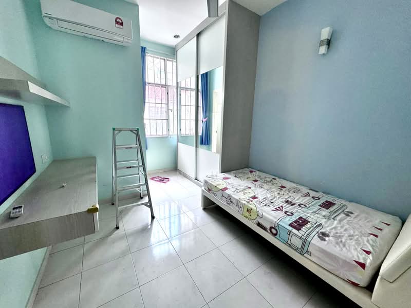 3-storey Terraced House for Sale in Sungai Ara (Penang) - Ben Hew - Bedroom - PropertyGuru.com.my