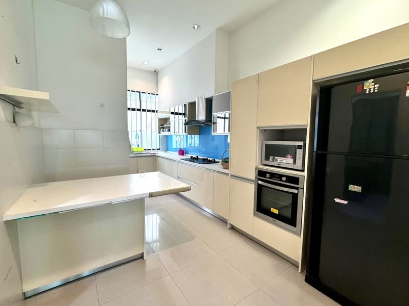 3-storey Terraced House for Sale in Sungai Ara (Penang) - Ben Hew - Kitchen - PropertyGuru.com.my