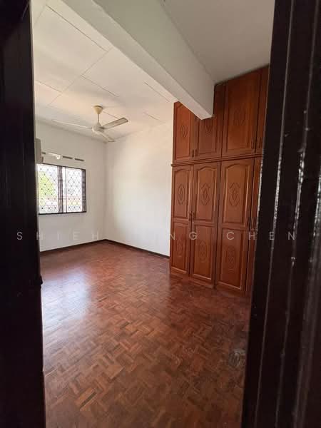 2-storey Terraced House for Rent in Taman Ungku Tun Aminah (Skudai) - Shieh Long Chen - Bedroom - PropertyGuru.com.my