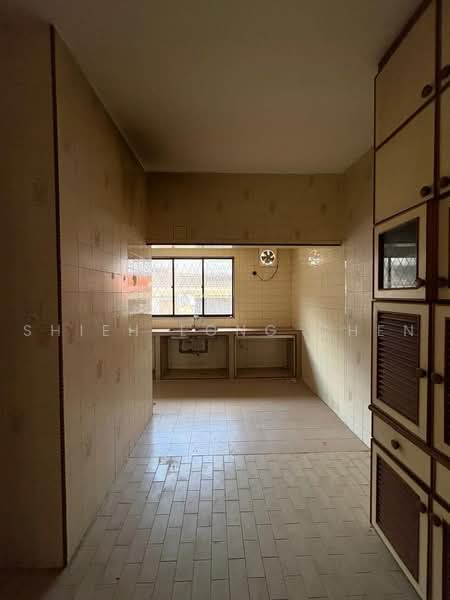 2-storey Terraced House for Rent in Taman Ungku Tun Aminah (Skudai) - Shieh Long Chen - Kitchen - PropertyGuru.com.my
