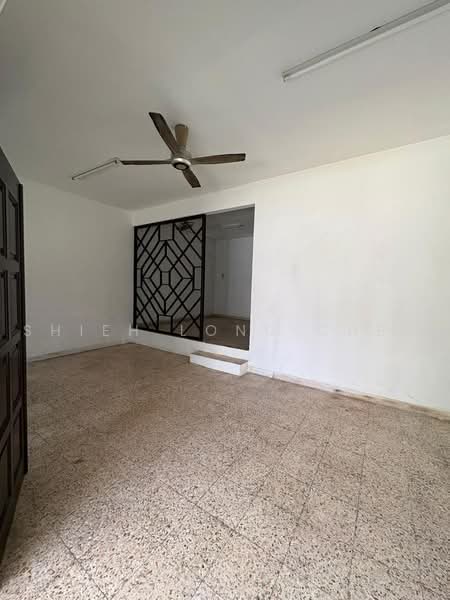 2-storey Terraced House for Rent in Taman Ungku Tun Aminah (Skudai) - Shieh Long Chen - Living Room - PropertyGuru.com.my