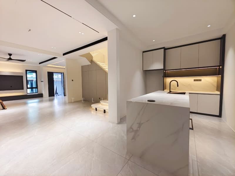 2-storey Terraced House for Sale in Taman Perling (Perling) - Stella Chia - Living Room - PropertyGuru.com.my