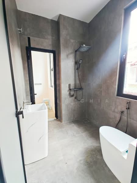 2-storey Terraced House for Sale in Taman Perling (Perling) - Stella Chia - Bathroom - PropertyGuru.com.my