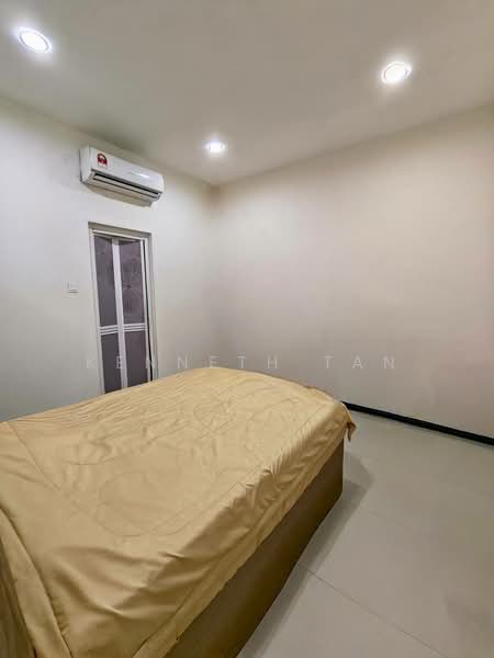 Rumah Teres untuk Dijual di Taman Impian Emas (Skudai) - Kenneth Tan - Bedroom - PropertyGuru.com.my