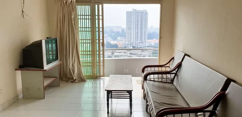 Pangsapuri untuk Dijual di University Place (Plaza Ivory) - Ben Hew - Living Room - PropertyGuru.com.my