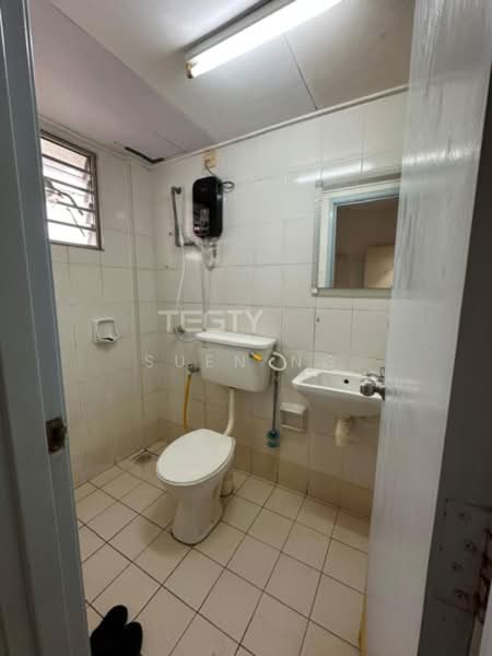 Apartment for Rent at Pangsapuri Randa - Suen Ng - Bathroom - PropertyGuru.com.my