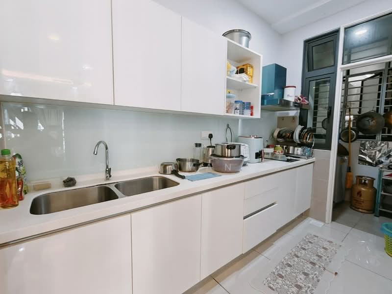 Service Residence for Sale at 8Scape Residence @ Sutera - Siow Yan Er - Kitchen - PropertyGuru.com.my