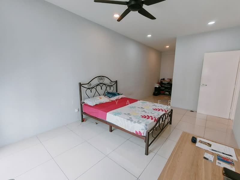 Service Residence for Sale at 8Scape Residence @ Sutera - Siow Yan Er - Bedroom - PropertyGuru.com.my