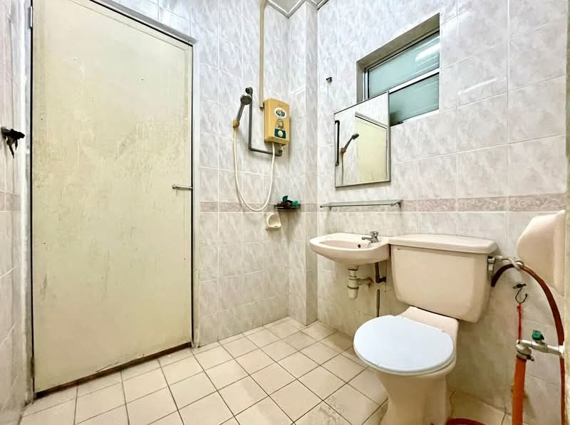 Rumah Teres 2-Tingkat untuk Dijual di Bukit Jelutong (Shah Alam) - Firdaus N - Bathroom - PropertyGuru.com.my