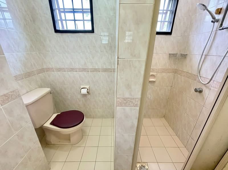 Rumah Teres 2-Tingkat untuk Dijual di Bukit Jelutong (Shah Alam) - Firdaus N - Bathroom - PropertyGuru.com.my