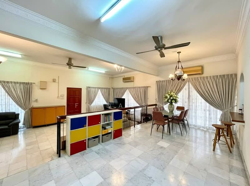 Rumah Teres 2-Tingkat untuk Dijual di Bukit Jelutong (Shah Alam) - Firdaus N - Living Room - PropertyGuru.com.my