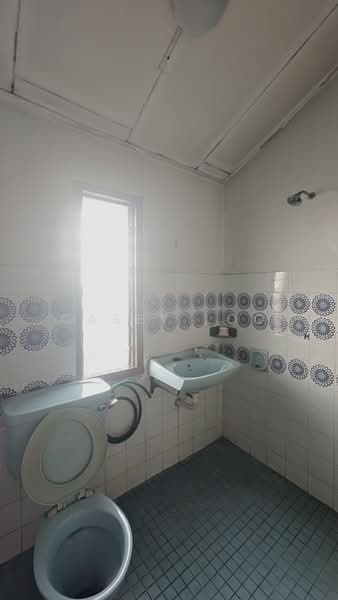 2-storey Terraced House for Sale in Taman Bukit Maluri (Kepong) - Casey Loo - Bathroom - PropertyGuru.com.my