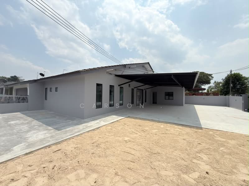 1-storey Terraced House for Sale in Taman Puteri Wangsa (Ulu Tiram) - Carson . - Exterior - PropertyGuru.com.my