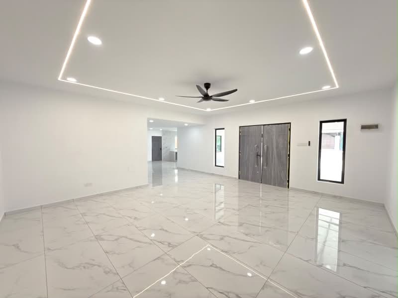 1-storey Terraced House for Sale in Taman Puteri Wangsa (Ulu Tiram) - Carson . - Living Room - PropertyGuru.com.my