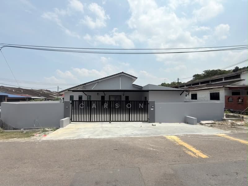 1-storey Terraced House for Sale in Taman Puteri Wangsa (Ulu Tiram) - Carson . - Exterior - PropertyGuru.com.my