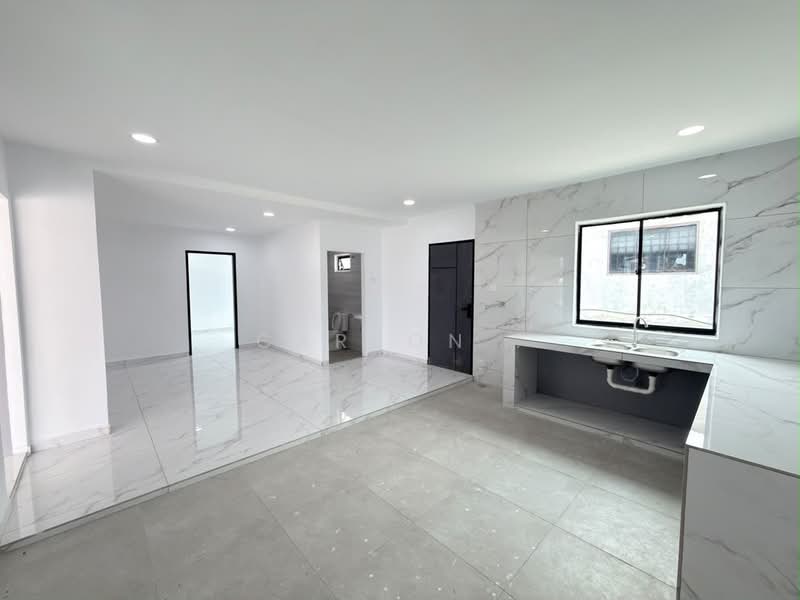 1-storey Terraced House for Sale in Taman Puteri Wangsa (Ulu Tiram) - Carson . - Kitchen - PropertyGuru.com.my