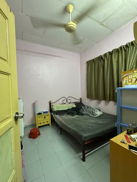 Rumah Teres 1-Tingkat untuk Dijual di Simpang Empat (Kedah) - CE Goh - Bedroom 1 - PropertyGuru.com.my