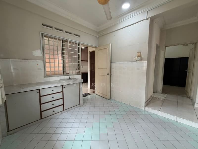 Rumah Berkembar untuk Dijual di Taman Delima 2 (Tebrau) - Carson . - Kitchen - PropertyGuru.com.my