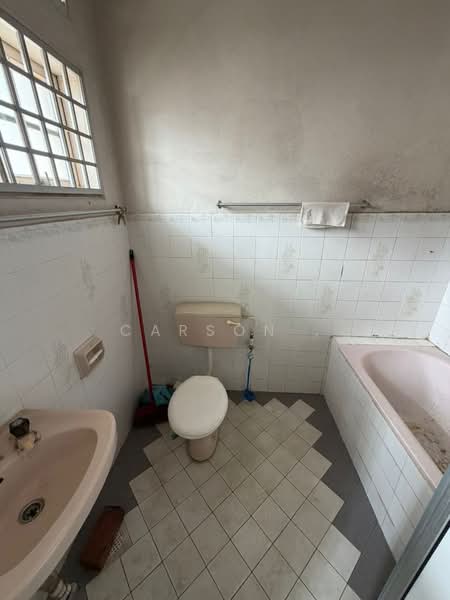 Rumah Berkembar untuk Dijual di Taman Delima 2 (Tebrau) - Carson . - Bathroom - PropertyGuru.com.my