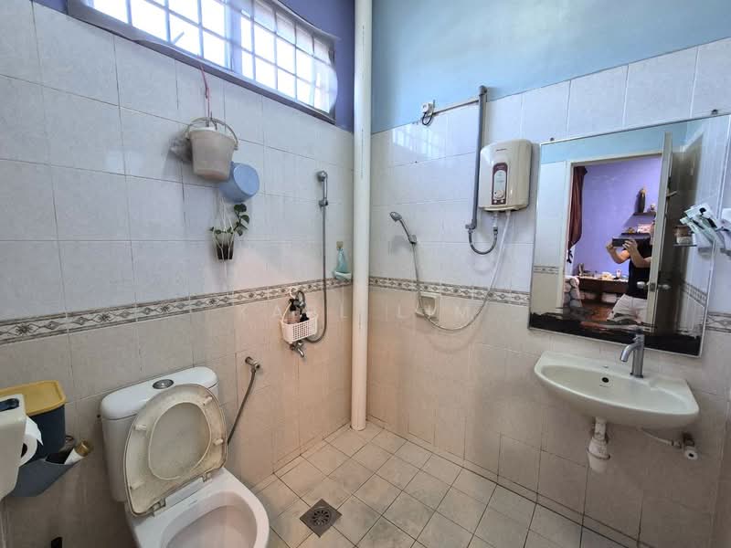 2-storey Terraced House for Sale in Taman Desa Tebrau (Tebrau) - Karl Lim - Bathroom - PropertyGuru.com.my