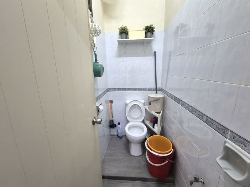 2-storey Terraced House for Sale in Taman Desa Tebrau (Tebrau) - Karl Lim - Bathroom - PropertyGuru.com.my
