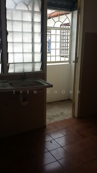 Flat for Sale at Glen Court (Block C & D) - Even Chong - Kitchen - PropertyGuru.com.my