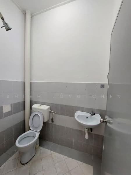 1-storey Terraced House for Rent in Taman Pulai Jaya (Kulai) - Shieh Long Chen - Bathroom - PropertyGuru.com.my
