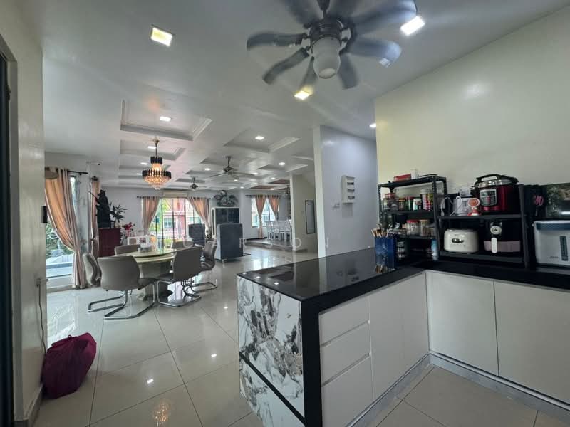 Cluster House for Sale in Taman Austin Heights (Tebrau) - Carson . - Kitchen - PropertyGuru.com.my