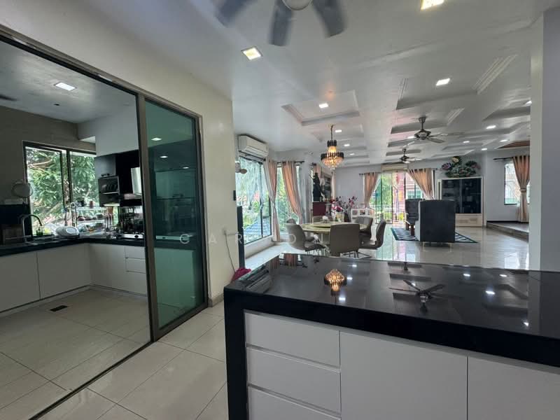 Cluster House for Sale in Taman Austin Heights (Tebrau) - Carson . - Kitchen - PropertyGuru.com.my