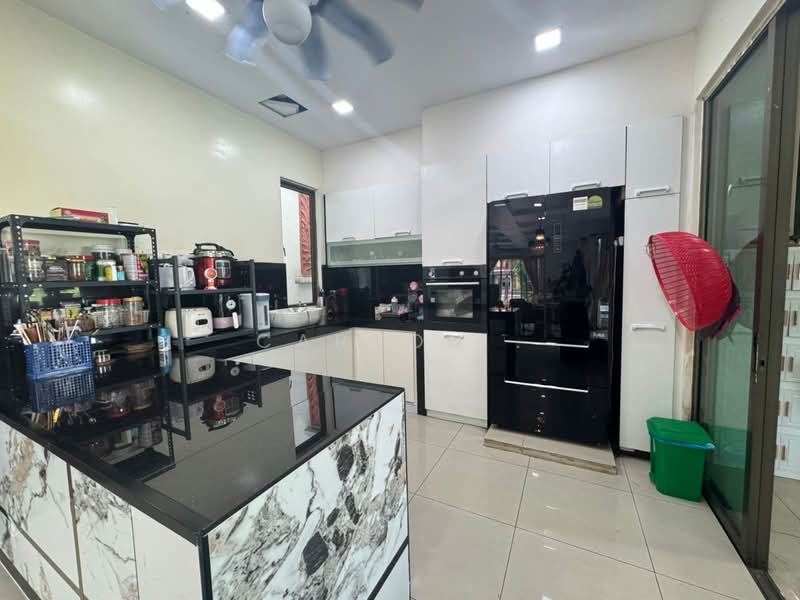 Cluster House for Sale in Taman Austin Heights (Tebrau) - Carson . - Kitchen - PropertyGuru.com.my
