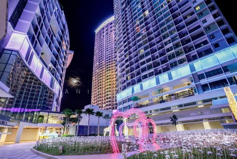 Kediaman Servis untuk Dijual di i-SOHO @ i-City - Daniel Chong - Exterior - PropertyGuru.com.my