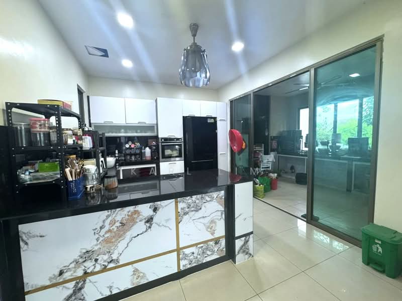 Cluster House for Sale in Austin Heights (Tebrau) - Karl Lim - Kitchen - PropertyGuru.com.my