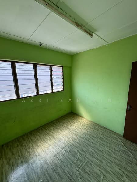 Flat for Sale at Seksyen 24 Shah Alam - Azri Zabidin - Interior - PropertyGuru.com.my