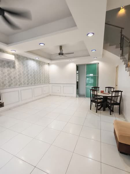2-storey Terraced House for Sale in Bandar Dato Onn (Tebrau) - Carson . - Living Room - PropertyGuru.com.my
