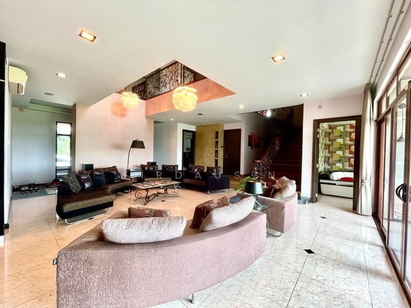 Bungalow House untuk Dijual di Shah Alam (Selangor) - Firdaus N - Living Room - PropertyGuru.com.my