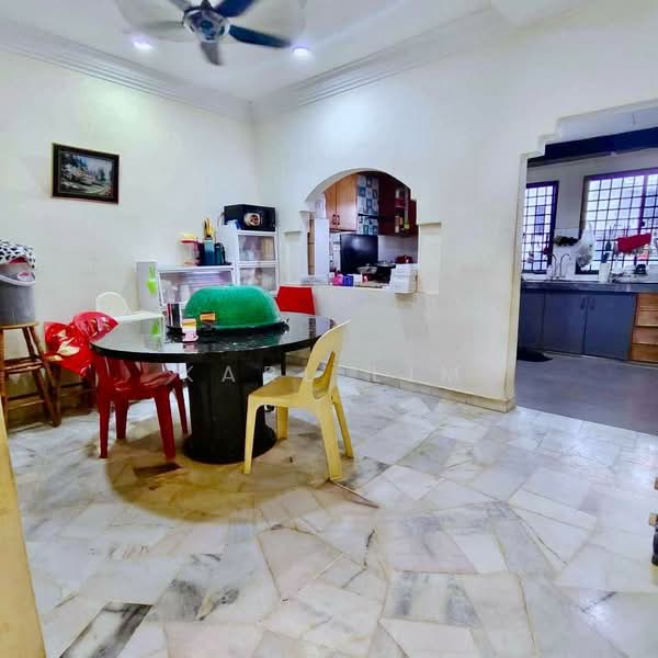 Rumah Teres 2-Tingkat untuk Dijual di Taman Desa Jaya (Johor Bahru) - Karl Lim - Dining Room - PropertyGuru.com.my