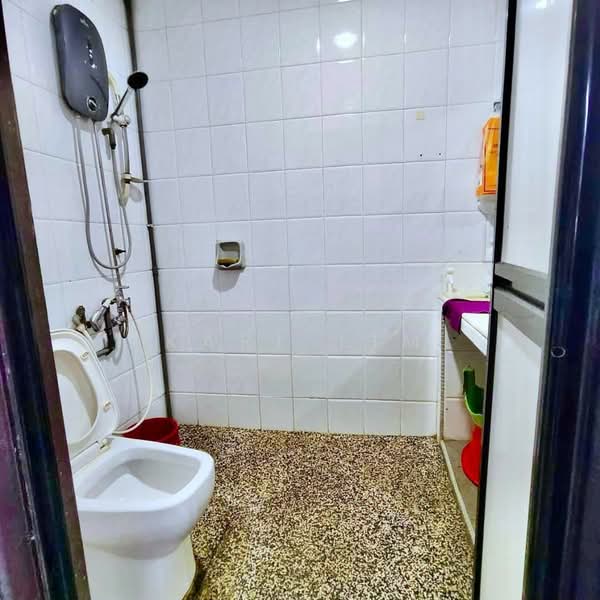 Rumah Teres 2-Tingkat untuk Dijual di Taman Desa Jaya (Johor Bahru) - Karl Lim - Bathroom - PropertyGuru.com.my