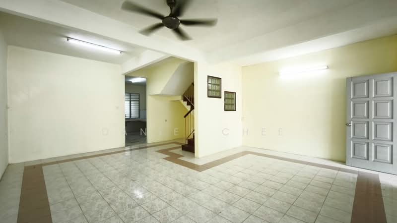 Rumah Teres 2-Tingkat untuk Dijual di Taman Mewah Bercham (Ipoh) - Daniel Chee - Living Room - PropertyGuru.com.my