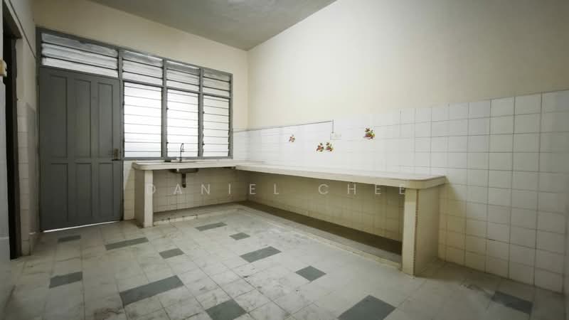 Rumah Teres 2-Tingkat untuk Dijual di Taman Mewah Bercham (Ipoh) - Daniel Chee - Dry Kitchen - PropertyGuru.com.my