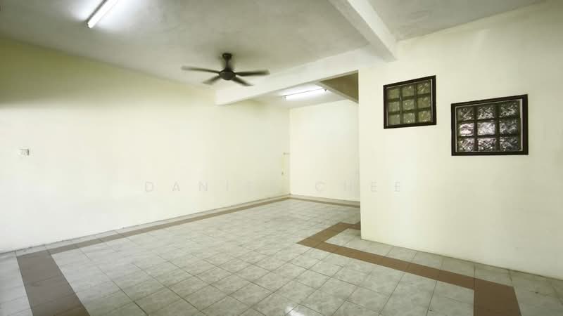 Rumah Teres 2-Tingkat untuk Dijual di Taman Mewah Bercham (Ipoh) - Daniel Chee - Living Room - PropertyGuru.com.my